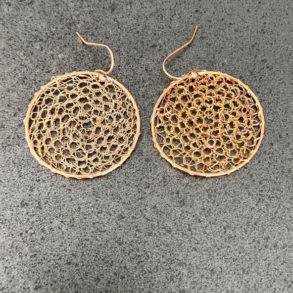 Elegant Woven Round Gold Plated Earrings Medium - Picture 2 of 3
